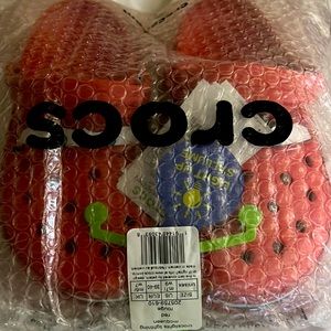 Lightning McQueen unisex crocs Mens 7 or Womens 9